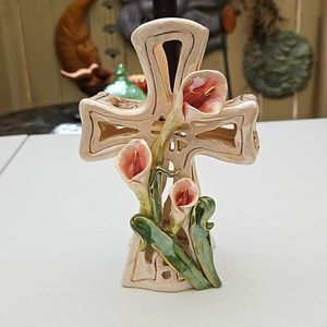 Heather Goldmine Porceline Cross w/Lillies (2003) BLUE SKY